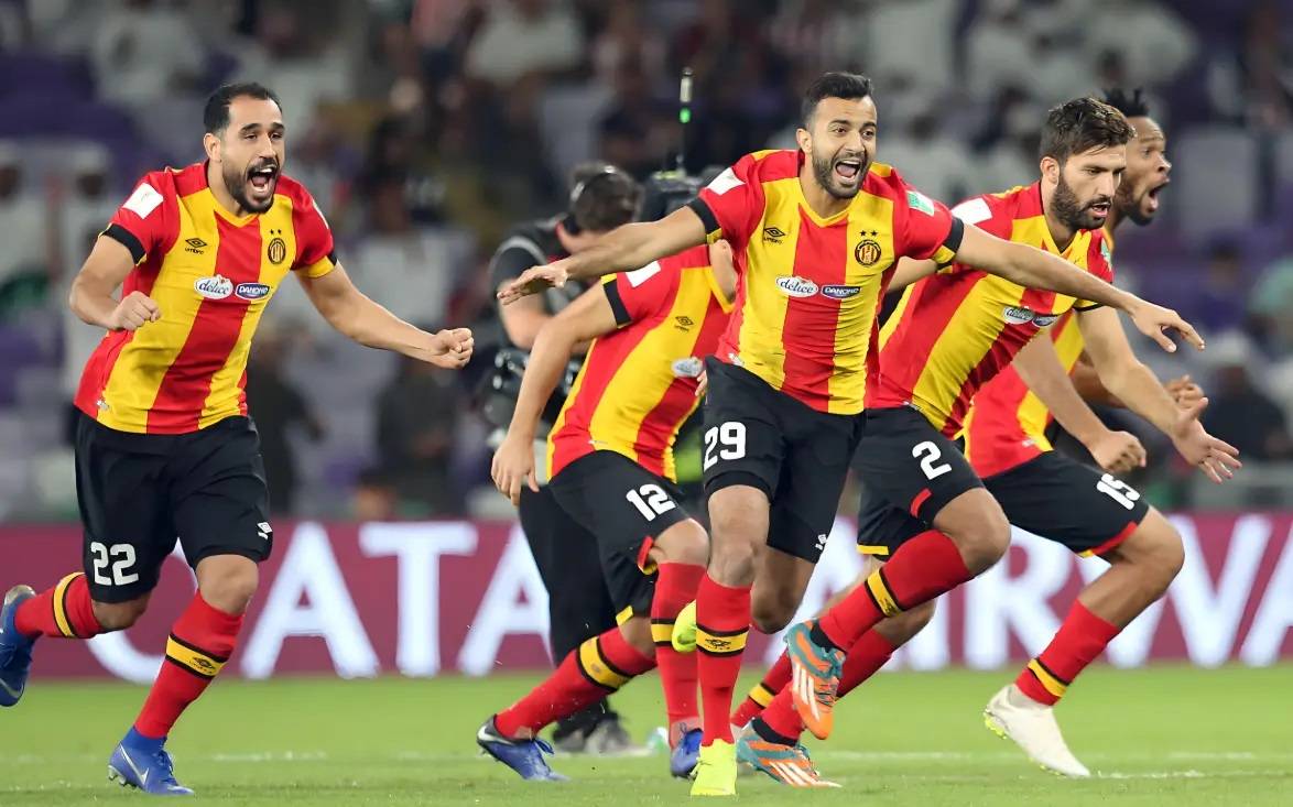 od体育注册-阿拉维斯边路运动员特拉芬展现快速速度，冲破对方防线完成进球