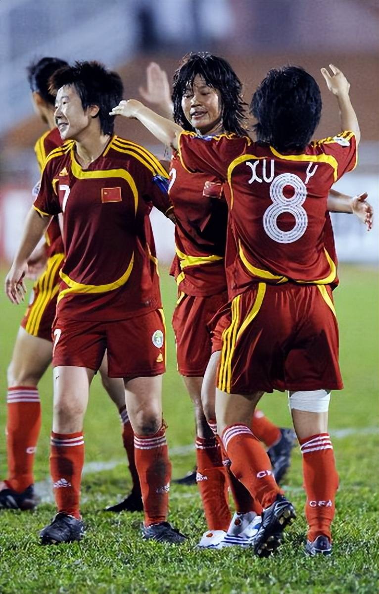 od体育注册-阿拉维斯边路运动员特拉芬展现快速速度,冲破对方防线完成进球