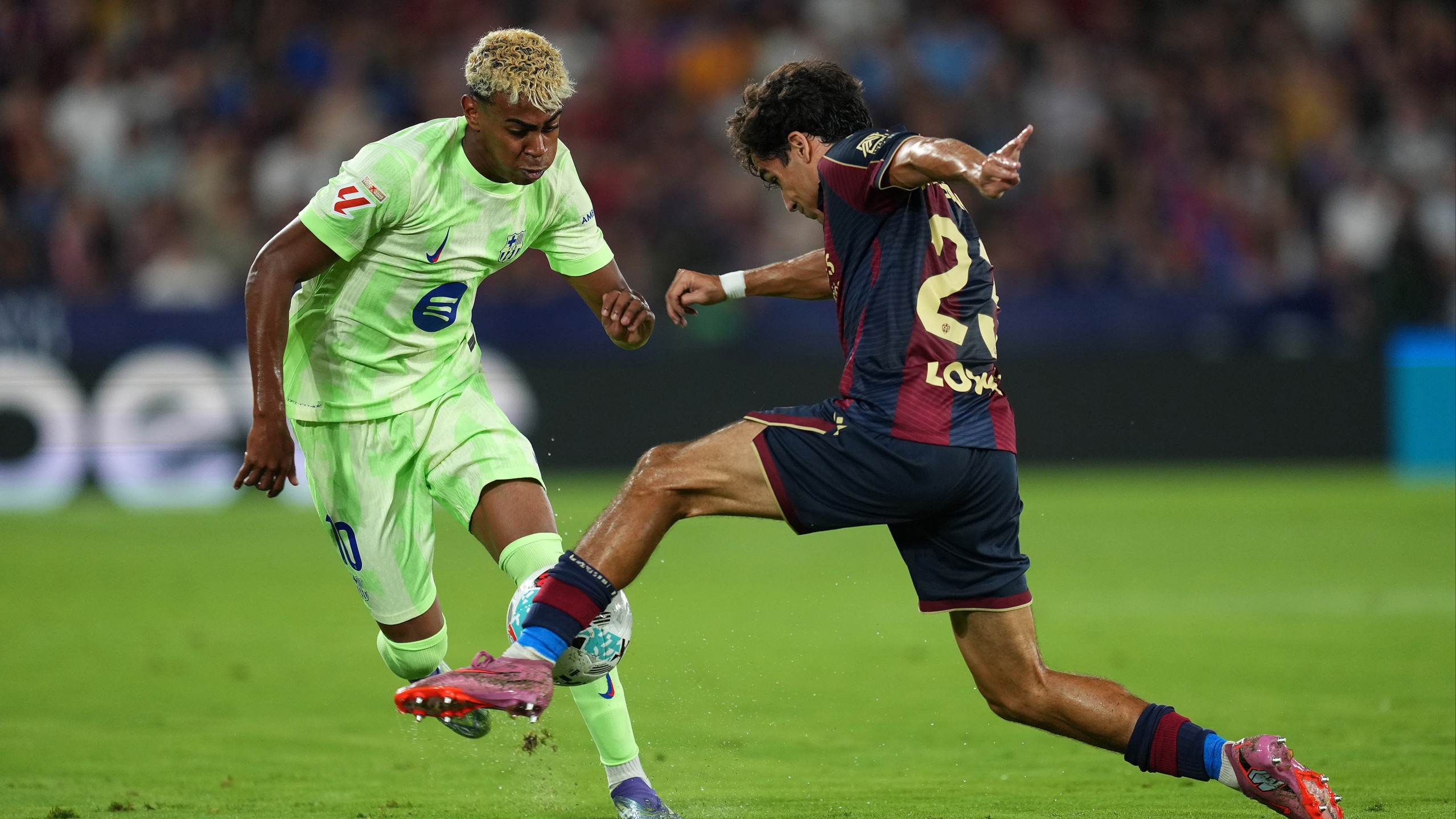 od体育登录入口-包含巴塞罗那客场逆转对手，保持不败纪录的词条