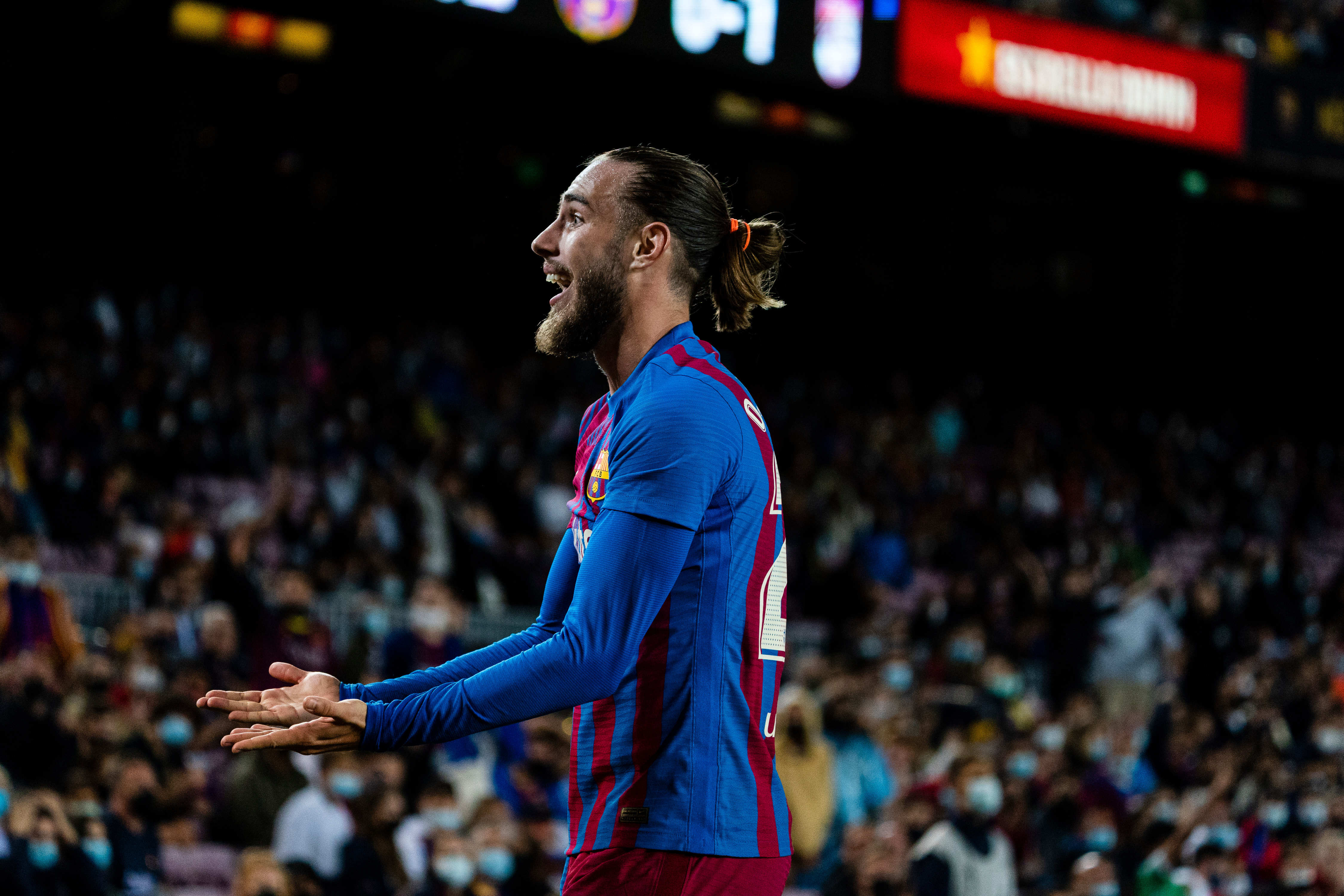 od体育网页版入口-格拉纳达队在比赛中展现出强大实力和团结